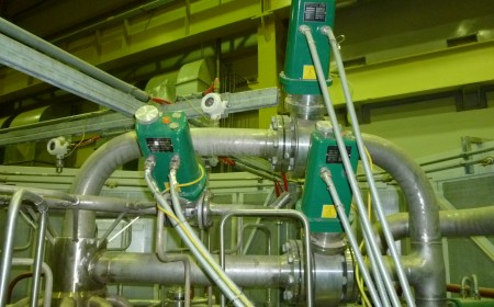 Special electric actuators for combustion chamber of a gas turbine with related ball valves