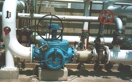 Scrapper valve, top entry, manual operated